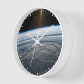 Wolkenkratzer im Südindischen Ozean. Uhr (Winkel)