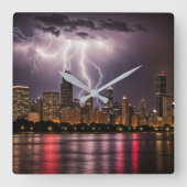 Wolkenkratzer in Chicago mit Blitzen Quadratische Wanduhr (Vorderseite)