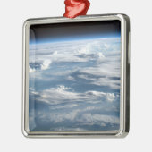 Wolkenkratzer über Sudan Ornament Aus Metall (Links)