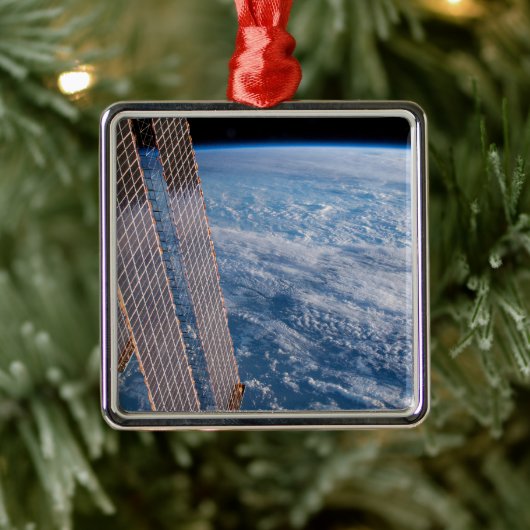 Wolkenkratzer- und Korallenmeere. Ornament Aus Metall (Baum)