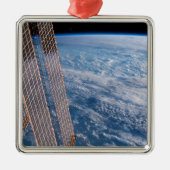 Wolkenkratzer- und Korallenmeere. Ornament Aus Metall (Vorne)