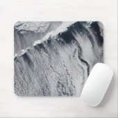 Wolkenmuster, die über der Aleutianinsel sichtbar  Mousepad (Mit Mouse)
