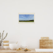 Wolkiges Feld am See Poster (Küche)