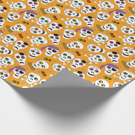 Wolle Halloween Skulls auf Orange Pattern Geschenkpapier (Ecke)