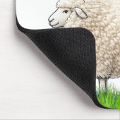 Wollschaf im Gras mit "Gefunden"-Text Mousepad (Ecke)