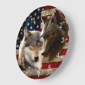 Wolves American Flag Große Wanduhr (Winkel)