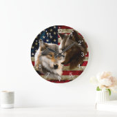 Wolves American Flag Große Wanduhr (Zuhause)