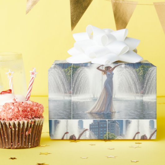 Woman Dancing In a City Fountain Geschenkpapier (Geburtstagsparty)