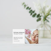 Woman Enjoying Spa | Flower Petals Visitenkarte (Stehend Vorderseite)