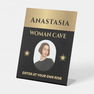 Woman Höhle Gold Schwarze Warnung personalisieren Sockelschild
