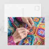 Woman Holding a Crocheted Coin Purse Made From Gra Postkarte (Vorne/Hinten)