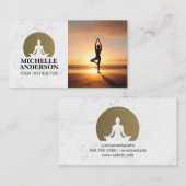 Woman Holding Yoga Pose on Beach Visitenkarte (Vorne/Hinten)