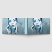 "Woman in Blue" Gästebuch (Voll)