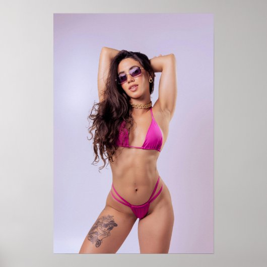 Woman In Pink Bikini And Sunglasses Poster (Vorne)