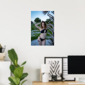Woman Posing On The Beach In A Black Bikini Poster (Heimbüro)