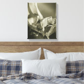 Woman Reading Magazine Leinwanddruck (Insitu (Schlafzimmer))