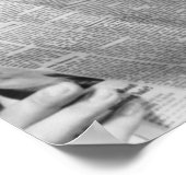 Woman Reading Newpaper Poster (Ecke)