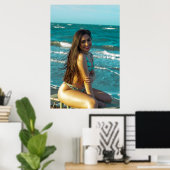 Woman Smiling At The Beach Poster (Heimbüro)