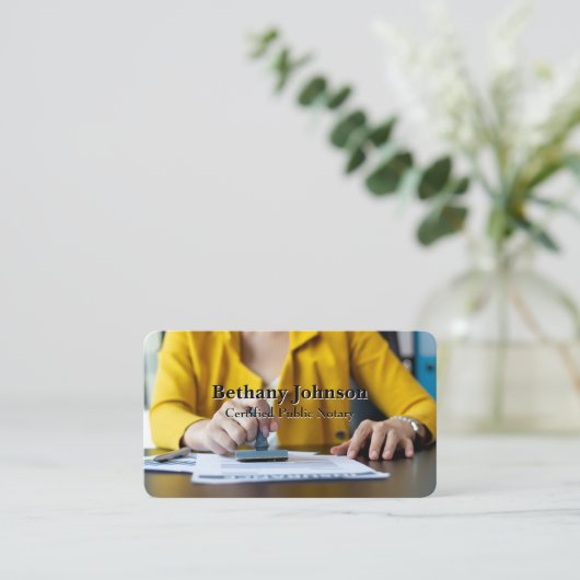 Woman Stamping Documents | Public Notary Visitenkarte (Stehend Vorderseite)