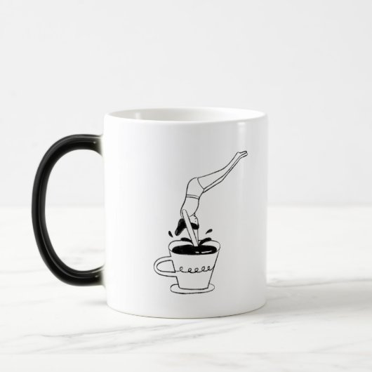 woman swimming in coffee cup verwandlungstasse (Links)