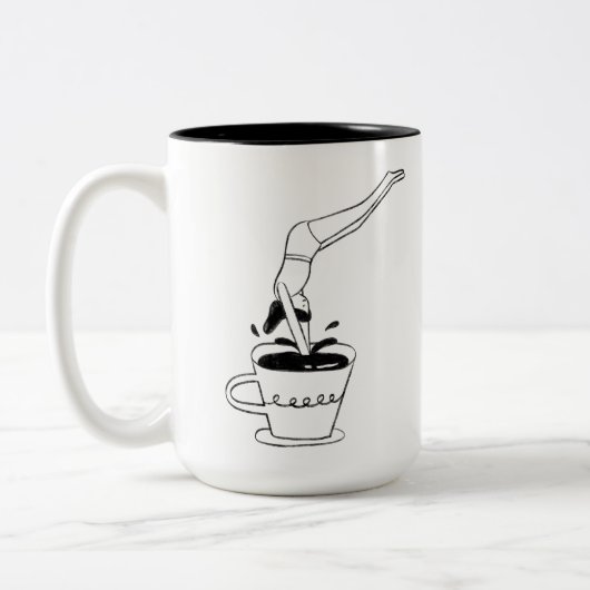 woman swimming in coffee cup zweifarbige tasse (Links)