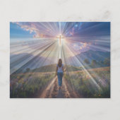 Woman Walking Toward Glowing Cross – Faith Journey Postkarte (Vorderseite)
