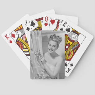 Woman Wrapped Up Spielkarten