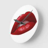 Woman's Luscious Red Lipstick Lips Runde Wanduhr (Winkel)