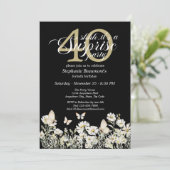Woman's White Wildflower Surprise 40th Birthday Einladung (Stehend Vorderseite)