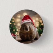 "Wombat Wonderland: Ein gemütlicher Weihnachtsaben Button (Vorderseite)