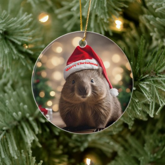 "Wombat Wonderland: Ein gemütlicher Weihnachtsaben Keramik Ornament (Baum)