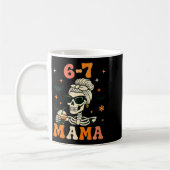 Womens 67 Mama Halloween Skeleton Six Seven Mom Fu Kaffeetasse (Links)