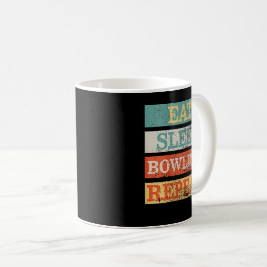 Womens Bowler Eat Sleep Bowling Repeat Funny Retro Kaffeetasse (VorderseiteRechts)