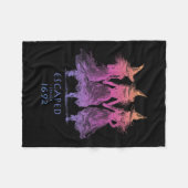 Womens Escaped Since 1692 Funny Witch Halloween De Fleecedecke (Vorderseite (Horizontal))