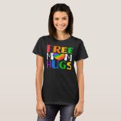 Womens Free Mom Hugs LGBT Rainbow Heart Gay Lesbia T-Shirt (Vorne ganz)