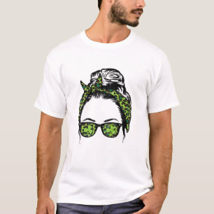 Womens Hairbun Kleeblatt Saint Paddys St Patricks  T-Shirt