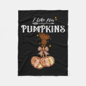 Womens I Like Her Pumpkins She Likes My Broomstick Fleecedecke (Vorderseite)