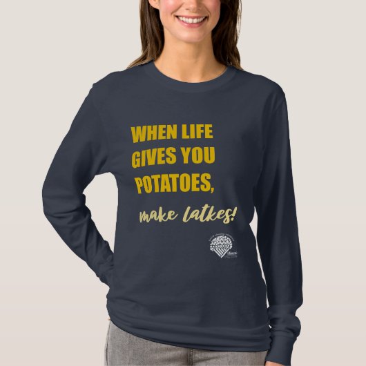Women's Long-Sleeve Hanukkah Shirt - "Make latkes" (Vorderseite)