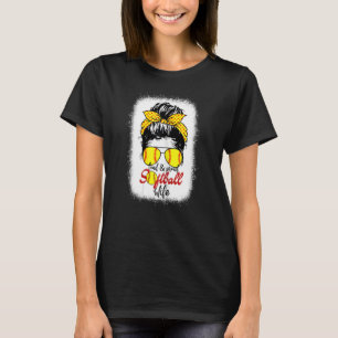 Womens Loud & Proud Softball Ehefrau Messy Bun Leo T-Shirt