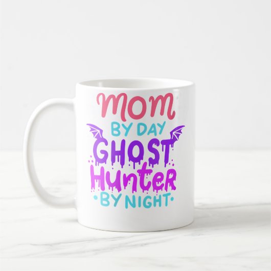 Womens Mom By Day - Ghost Hunter By Night Hallowee Kaffeetasse (Links)