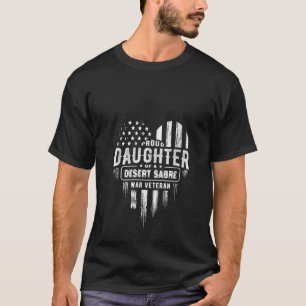 Womens Proud Daughter Desert Säbelkriegs Veteran V T-Shirt