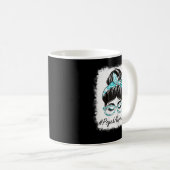 Womens Psych Nurse Messy Bun geblasen Weltgesundhe Kaffeetasse (VorderseiteRechts)