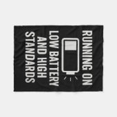 Womens Running On Low Battery And High Standards F Fleecedecke (Vorderseite (Horizontal))