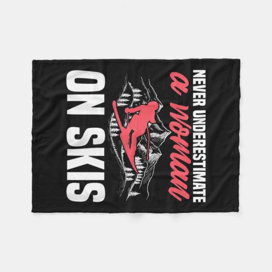 Womens Ski Funny Skiing Never Underestimate A Woma Fleecedecke (Vorderseite (Horizontal))