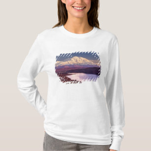 Wonder Lake und Mt. Denali bei Sonnenaufgang in de T-Shirt