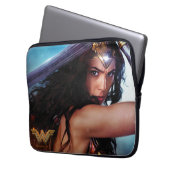 Wonder Woman blockiert mit Schwert Laptopschutzhülle (Vorderseite Links)
