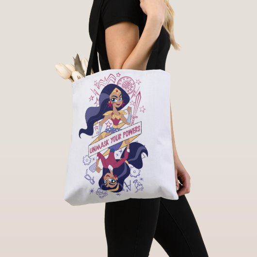 Wonder Woman entmasch Ihre Power Tasche (Von Nahem)