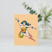 Wonder Woman fliegt vorwärts Postkarte (Stehend Vorderseite)