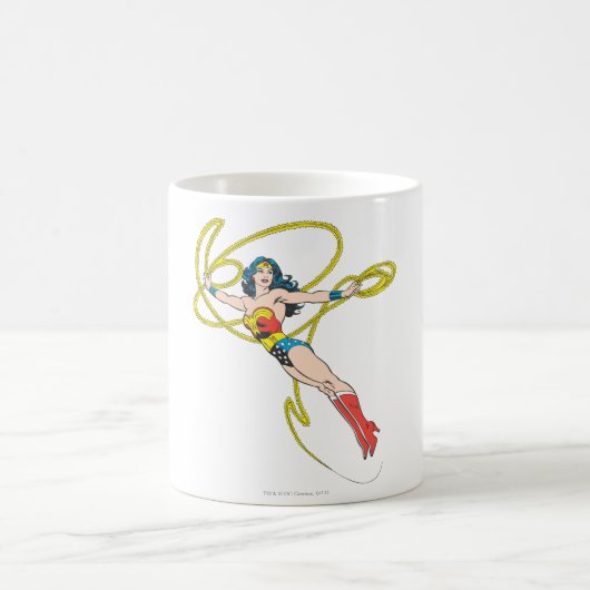 Wonder Woman Holds Lasso 4 Kaffeetasse (Mittel)