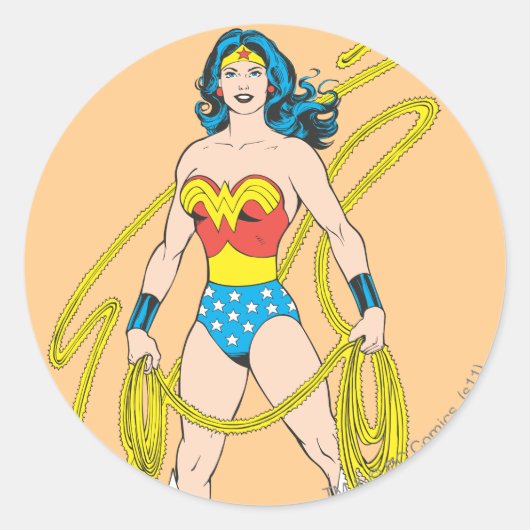 Wonder Woman Holds Lasso 5 Runder Aufkleber (Vorderseite)